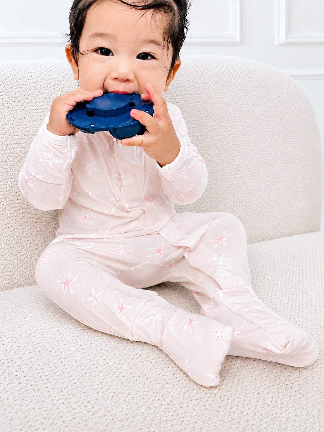 Zeno Bear Magnetic Bamboo Romper | Seaside Stars & Blushing Bows (Foldable Mittens and Feet Cuffs)- New Collection